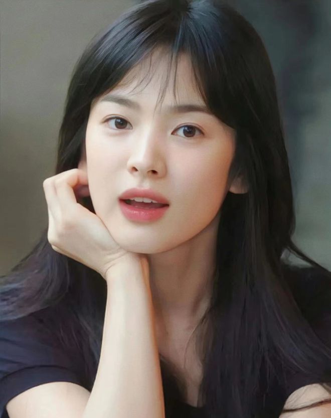 顶流韩星宋慧乔：表面光鲜亮丽，背后却是被财阀无情的玩弄