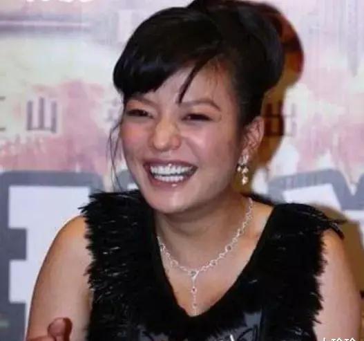 凸嘴女星评价_娱乐圈好看的嘴_大嘴女星时尚