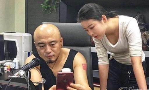 五哥与快手官方深度长谈_快手五哥投诉负能量网红_快手抖音网红黑料在哪里找的啊,